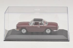 Volkswagen Karmann Ghia Rød Med Sort Tag Minichamps 1:43 GHIA002 Metal — billede 4 af 5