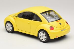 Volkswagen New Beetle A4 Gul Bburago 1:18 3302 Metal — billede 7 af 8