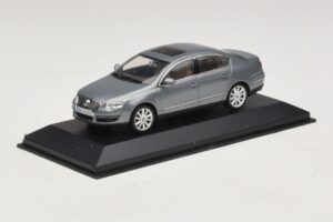 Volkswagen Passat B6 Grå Metallic Minichamps 1:43 PASSAT006 Metal — billede 2 af 5