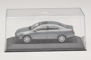 Volkswagen Passat B6 Grå Metallic Minichamps 1:43 PASSAT006 Metal — billede 4 af 5