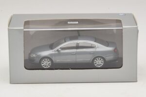 Volkswagen Passat B6 Grå Metallic Minichamps 1:43 PASSAT006 Metal — billede 5 af 5