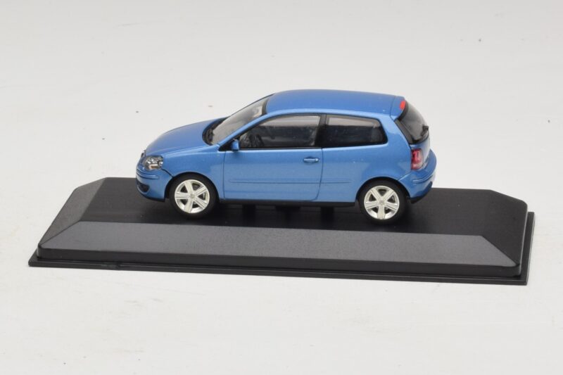 Volkswagen Polo 9N3 Blå Minichamps 1:43 Volkswagen Polo 9N3 Blå Minichamps 1:43 POLO001 Metal