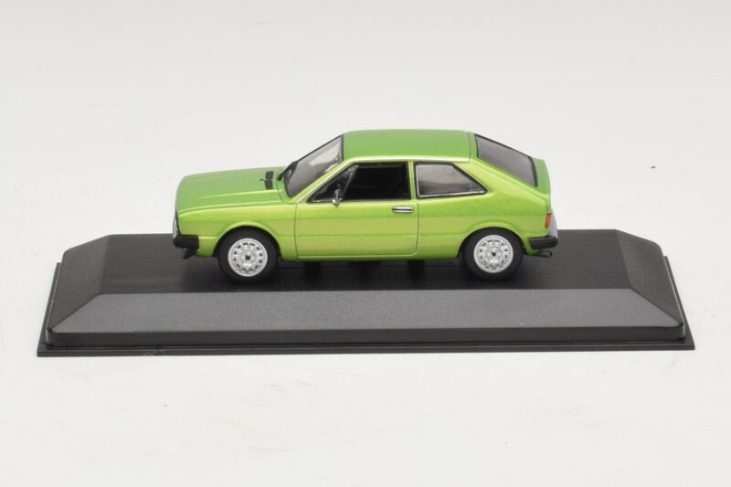 Volkswagen Scirocco Mk1 Grøn Metallic Erstatningskasse Maxichamps 1:43 Volkswagen Scirocco Mk1 Grøn Metallic Erstatningskasse Maxichamps 1:43 940050420-R1 Metal