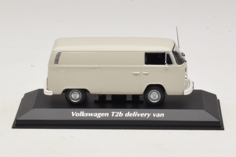Volkswagen T2b Varevogn Grå Maxichamps 1:43 940053060 Metal