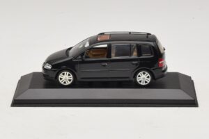 Volkswagen Touran 1T Sort Minichamps 1:43 Volkswagen Touran 1T Sort Minichamps 1:43 TOURAN005 Metal