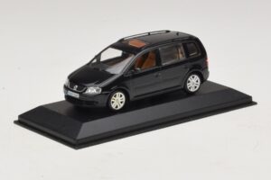 Volkswagen Touran 1T Sort Minichamps 1:43 TOURAN005 Metal — billede 2 af 5