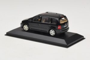 Volkswagen Touran 1T Sort Minichamps 1:43 TOURAN005 Metal — billede 3 af 5