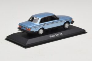 Volvo 240 GL Blue Metallic Maxichamps 1:43 940171400 Metal — billede 2 af 5