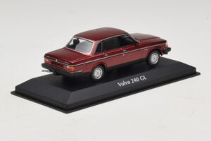 Volvo 240 GL Dark Red Metallic Maxichamps 1:43 940171401 Metal — billede 2 af 5