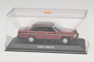 Volvo 240 GL Dark Red Metallic Maxichamps 1:43 940171401 Metal — billede 4 af 5