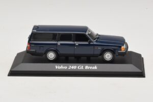 Volvo 240 GL Stationcar Mørkeblå Maxichamps 1:43 940171412 Metal