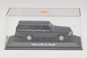 Volvo 240 GL Stationcar Mørkeblå Maxichamps 1:43 940171412 Metal — billede 4 af 5