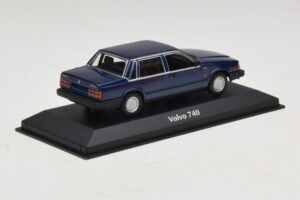 Volvo 740 Dark Blue Metallic Maxichamps 1:43 940171701 Metal — billede 2 af 5