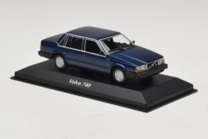 Volvo 740 Dark Blue Metallic Maxichamps 1:43 940171701 Metal — billede 3 af 5