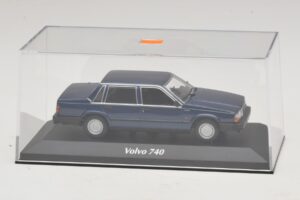 Volvo 740 Dark Blue Metallic Maxichamps 1:43 940171701 Metal — billede 4 af 5