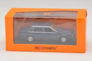 Volvo 740 Dark Blue Metallic Maxichamps 1:43 940171701 Metal — billede 5 af 5