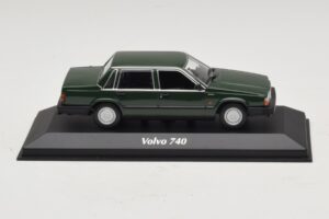 Volvo 740 Mørkegrøn Maxichamps 1:43 940171700 Metal