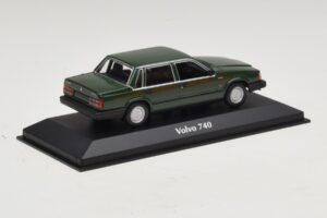 Volvo 740 Mørkegrøn Maxichamps 1:43 940171700 Metal — billede 2 af 5